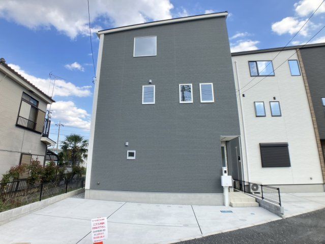 Modern 3-Story House in Kasukabe with 3SLDK Layout - Thumbnail 2