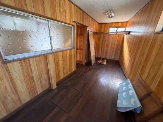 4DK House for Sale in Quiet Mihara, Hiroshima - 1.6M Yen - Thumbnail 4