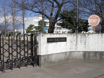 Spacious 4LDK House with 3-Car Parking in Tamamura, Gunma — Image 1, Tamamura, Gunma