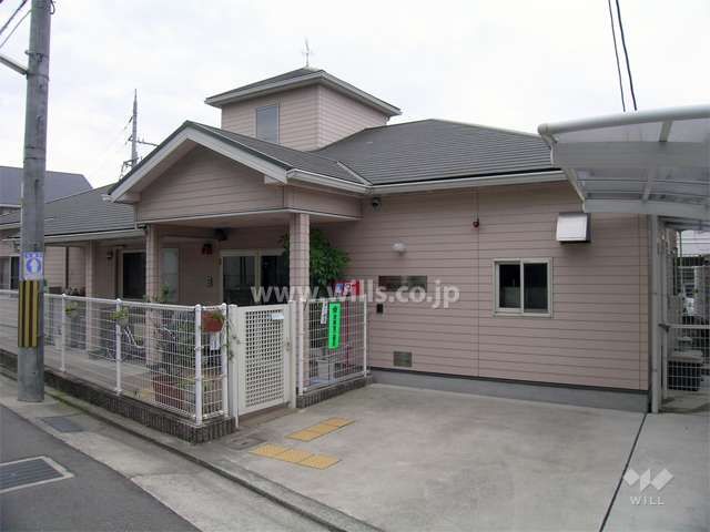 Wing Court Itami Ono 4F: Renovated 3LDK Apartment in Itami - Image 1