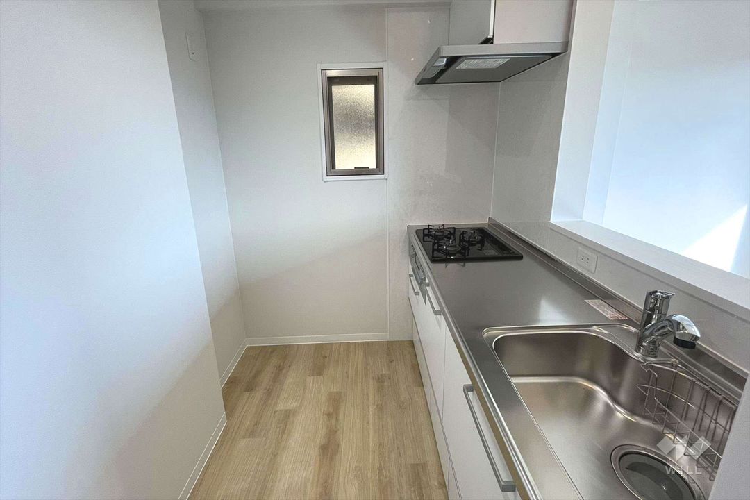 Wing Court Itami Ono 4F: Renovated 3LDK Apartment in Itami - Thumbnail 4