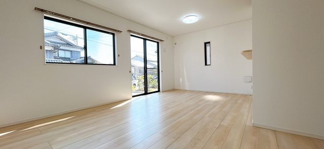 Modern 4LDK House for Sale in Komatsu, Ishikawa - Thumbnail 4