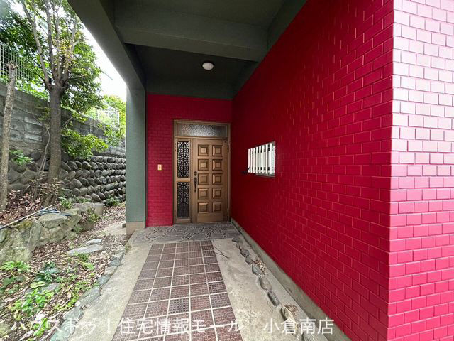 5LDK House in Kitakyushu with Renovated Exterior - Thumbnail 3