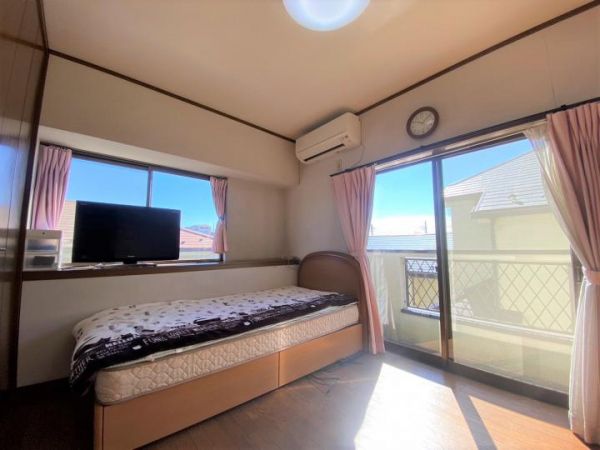 3LDK Wooden House in Yokohama Konan Ward Near Yokodai Station - Thumbnail 2
