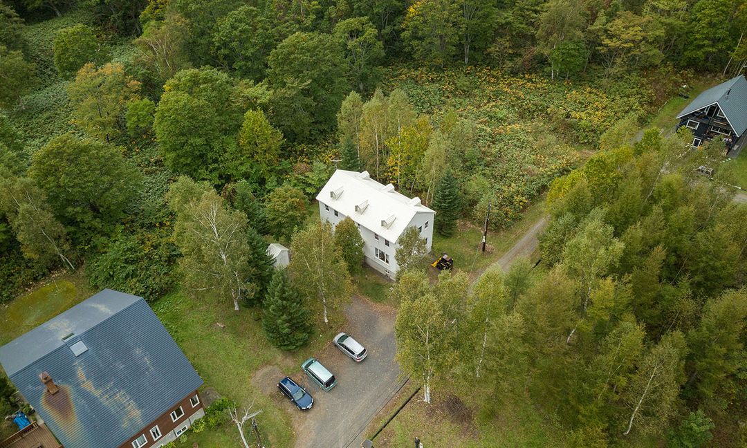 Chalet Banff Niseko Higashiyama Lodge for Sale - Thumbnail 3