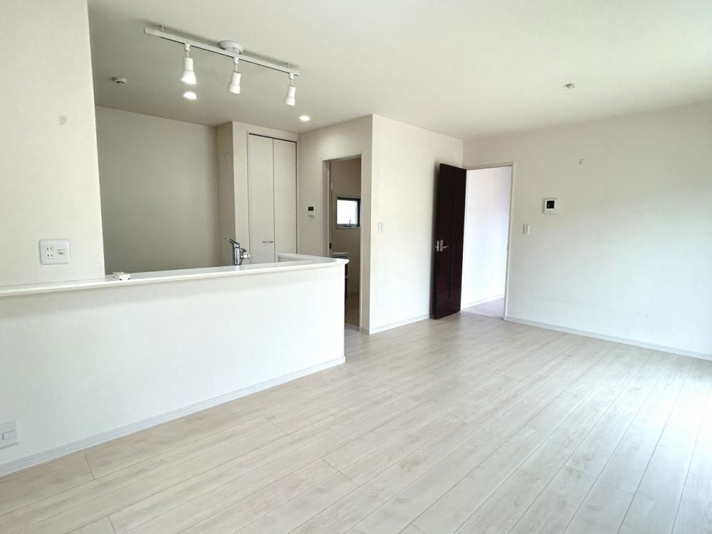 Renovated 4LDK House in Ogaki City with Parking - Thumbnail 4