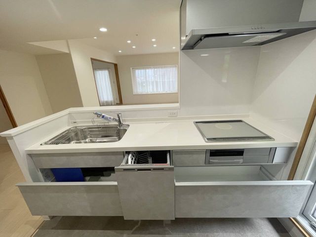 4LDK Apartment in Personal Hills Miyanosawa First Stage - Thumbnail 3