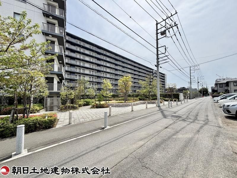 Renovated 3LDK Apartment in Yamato City, Kanagawa - Thumbnail 2