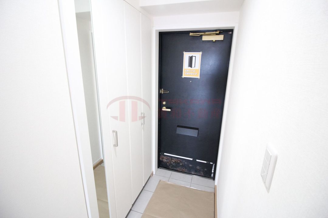 Renovated 2LDK Top-Floor Apartment in Fukuoka's Jonan Ward - Thumbnail 2