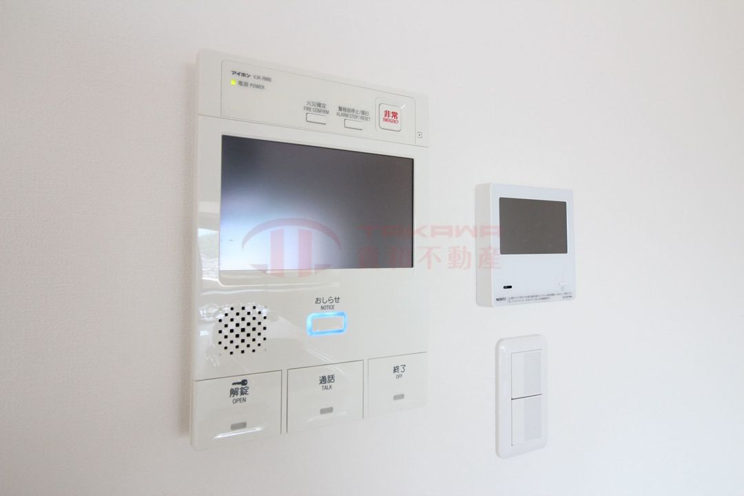 Renovated 2LDK Top-Floor Apartment in Fukuoka's Jonan Ward - Thumbnail 3