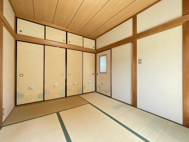 4LDK Family House in Sakai Kita-ku Near Nakamozu Station - Thumbnail 3