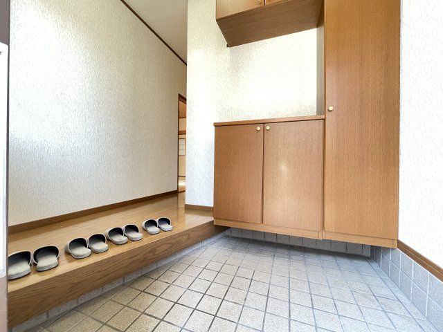 4LDK Family House in Sakai Kita-ku Near Nakamozu Station - Thumbnail 2