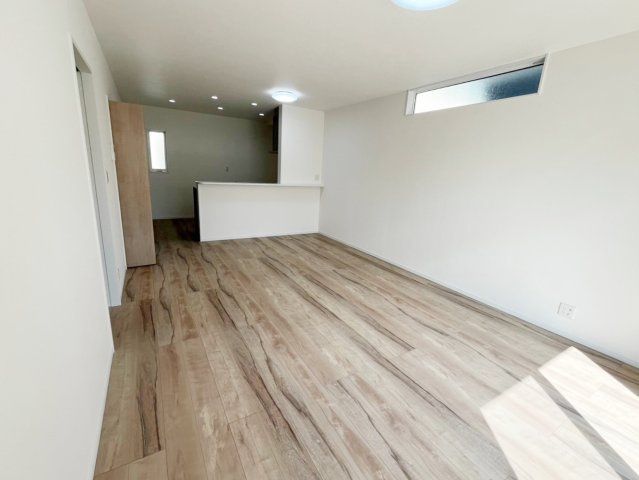 Modern 4LDK House for Sale in Oita City, Oita Prefecture - Thumbnail 2