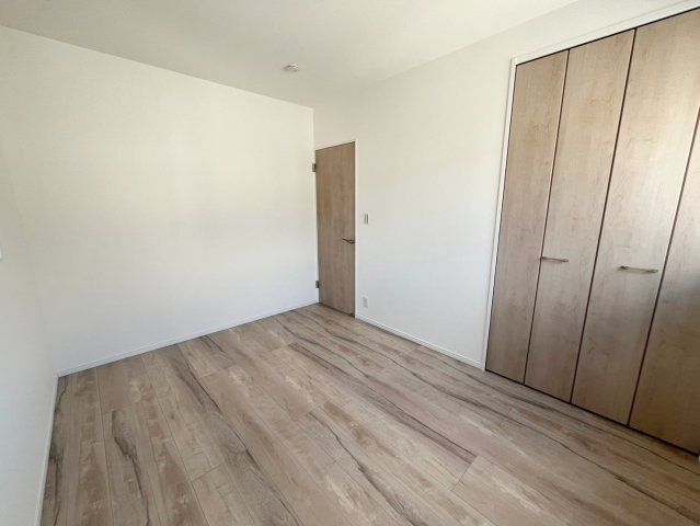 Modern 4LDK House for Sale in Oita City, Oita Prefecture - Thumbnail 3