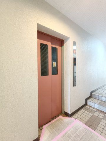 Fujiwai Umeda Co-op Studio Apartment for Sale in Adachi, Tokyo - Thumbnail 3