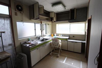 4LDK House for Sale in Uwajima City, Japan — Image 1, Uwajima, Ehime