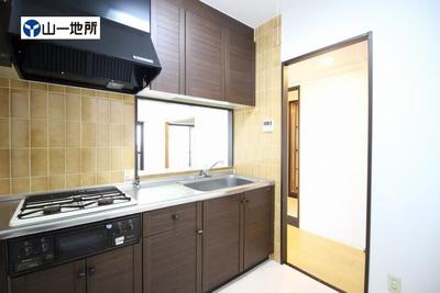 3LDK Apartment in Sendai with Balcony Near Fukumuro Park — Image 3, Miyagino, Miyagi