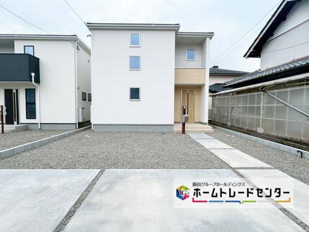 New 4LDK+S House in Gifu City with ZEH Efficiency - Thumbnail 2