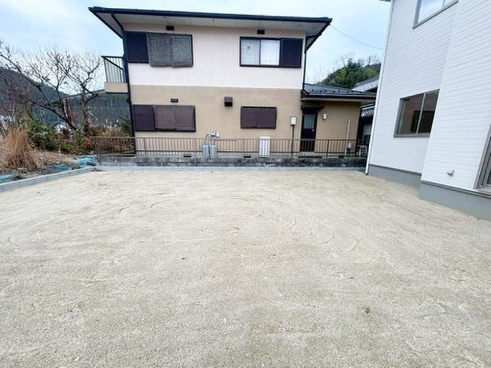 New 4LDK+S House in Gifu City with ZEH Efficiency - Thumbnail 4