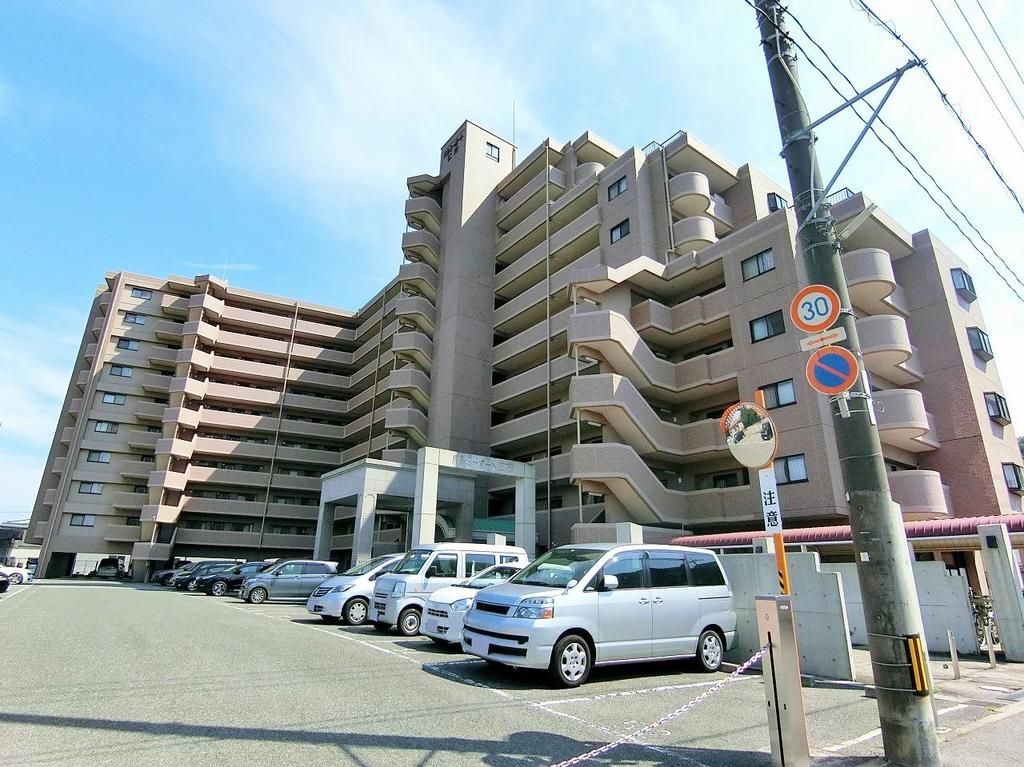 3LDK Apartment with Sea View for Sale in Kure, Hiroshima - Main Image
