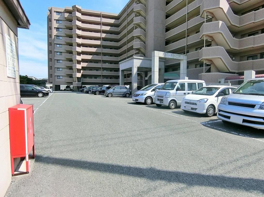 3LDK Apartment with Sea View for Sale in Kure, Hiroshima - Image 1