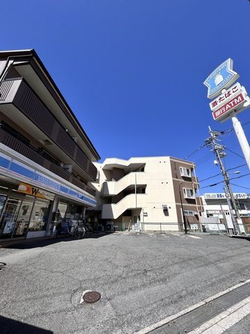 New 4LDK Detached House in Hirakata, Osaka with Garage - Thumbnail 3