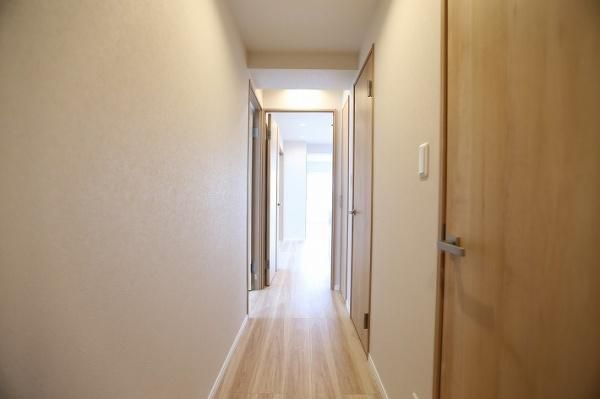 Renovated 3LDK Corner Apartment in Sapporo's Teine Ward - Thumbnail 3