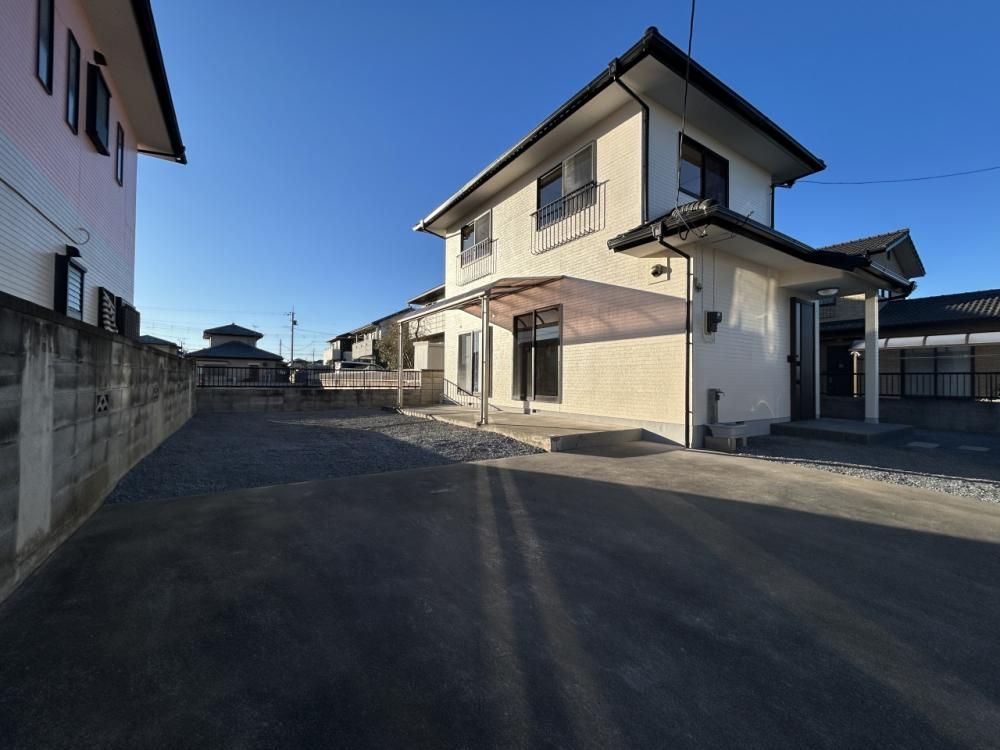Renovated 3LDK House in Isesaki with 4 Car Parking - Thumbnail 2