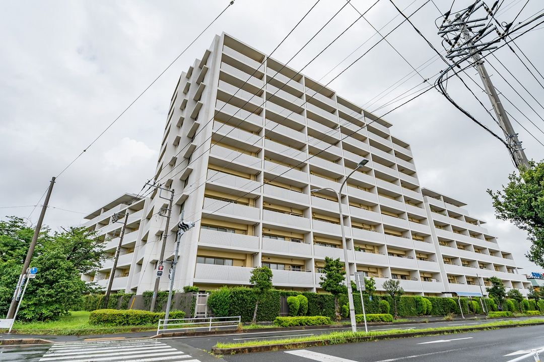 Lions Garden Inage Kaigan 3LDK Apartment with Renovation - Image 1