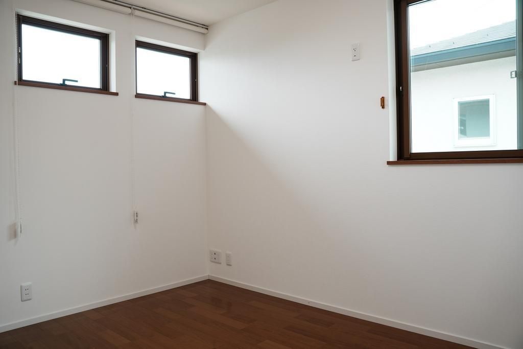 4SLDK House in Omi-Hachiman with 3 Parking Spaces - Thumbnail 2