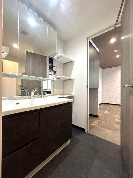 3LDK Apartment in Ginowan, Okinawa - 80.25㎡ - Thumbnail 3