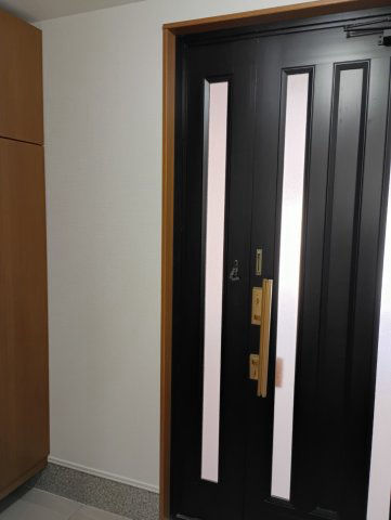 Renovated 2LDK House in Shijonawate with Parking - Image 1
