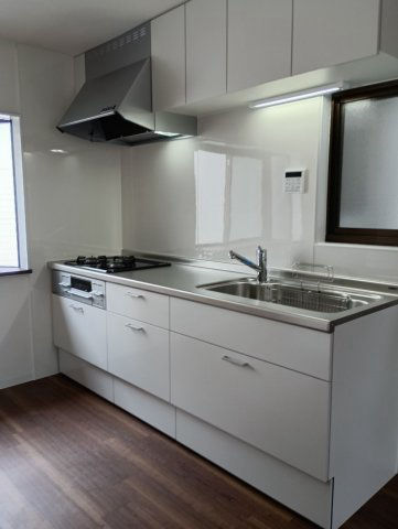 Renovated 2LDK House in Shijonawate with Parking - Thumbnail 3