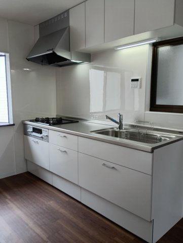 Renovated 2LDK House in Shijonawate with Parking — Image 2, Shijonawate, Osaka