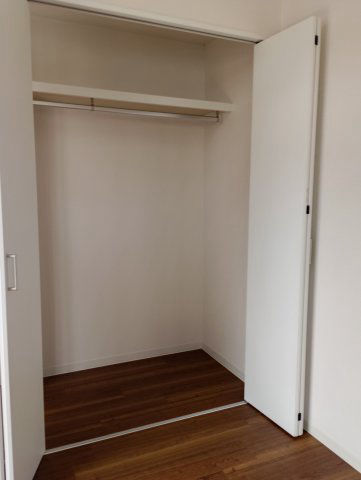 Renovated 2LDK House in Shijonawate with Parking - Thumbnail 4
