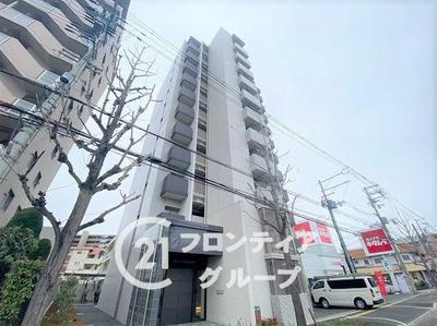 8th Floor Apartment in Eslead Yao Sakuragaoka Complex — Apartment, Yao, Osaka