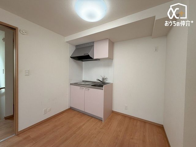 Modern 1LDK House for Sale in Nerima with Built-in Garage - Thumbnail 3