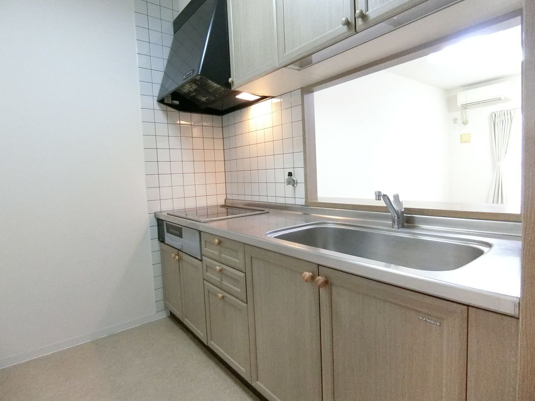 Royal Chateau Izumihonmachi 13F 3LDK Apartment for Sale in Kanazawa - Thumbnail 3