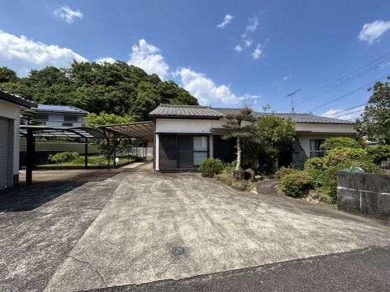 Spacious 5DK Wooden House for Sale in Kadogawa, Miyazaki - Thumbnail 2