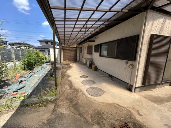 Spacious 5DK Wooden House for Sale in Kadogawa, Miyazaki - Thumbnail 3