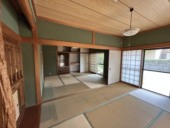 Spacious 5DK Wooden House for Sale in Kadogawa, Miyazaki - Thumbnail 4