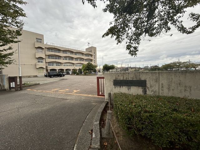 Renovated 3LDK Apartment for Sale in Kanazawa, Ishikawa - Thumbnail 2