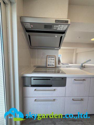 Spacious 2LDK Apartment in Hadano with Large Balcony — Image 4, Hadano, Kanagawa