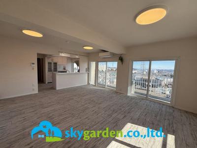 Spacious 2LDK Apartment in Hadano with Large Balcony — Image 1, Hadano, Kanagawa