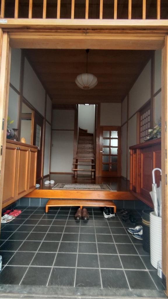 Spacious 7LDK House in Inagi City, Tokyo - Image 1