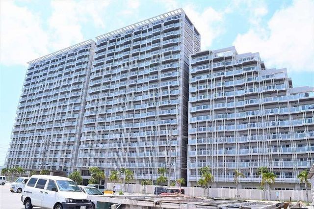 Alteure Mihama 3F: Coastal 2LDK in Okinawa with Sea Views - Thumbnail 3