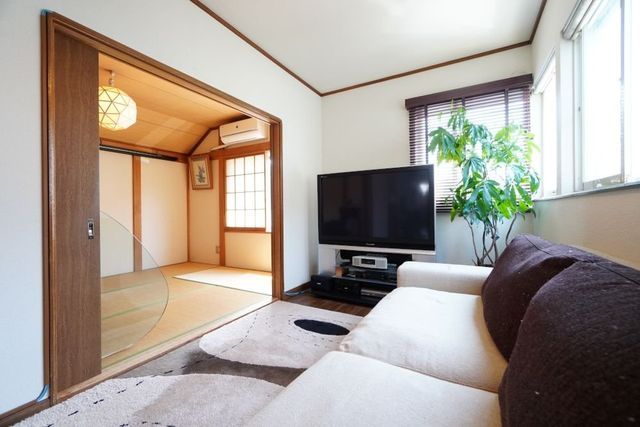 3LDK Detached House for Sale in Setagaya, Tokyo - 85.1 sqm - Thumbnail 2