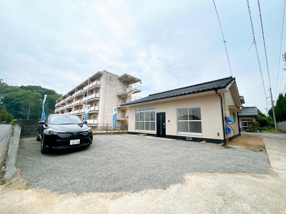 Renovated 4LDK House in Ibara City with Parking - Thumbnail 2