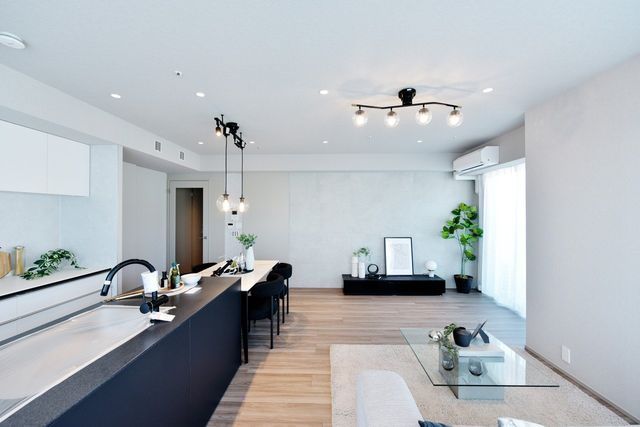 City Tower Kobe Sannomiya 2LDK Apartment for Sale - Thumbnail 4