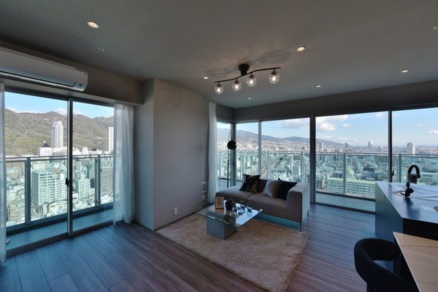 City Tower Kobe Sannomiya 2LDK Apartment for Sale - Thumbnail 2